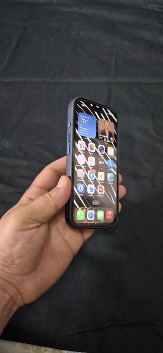 Iphone 16 pro 17 pro qilingan 256 GB