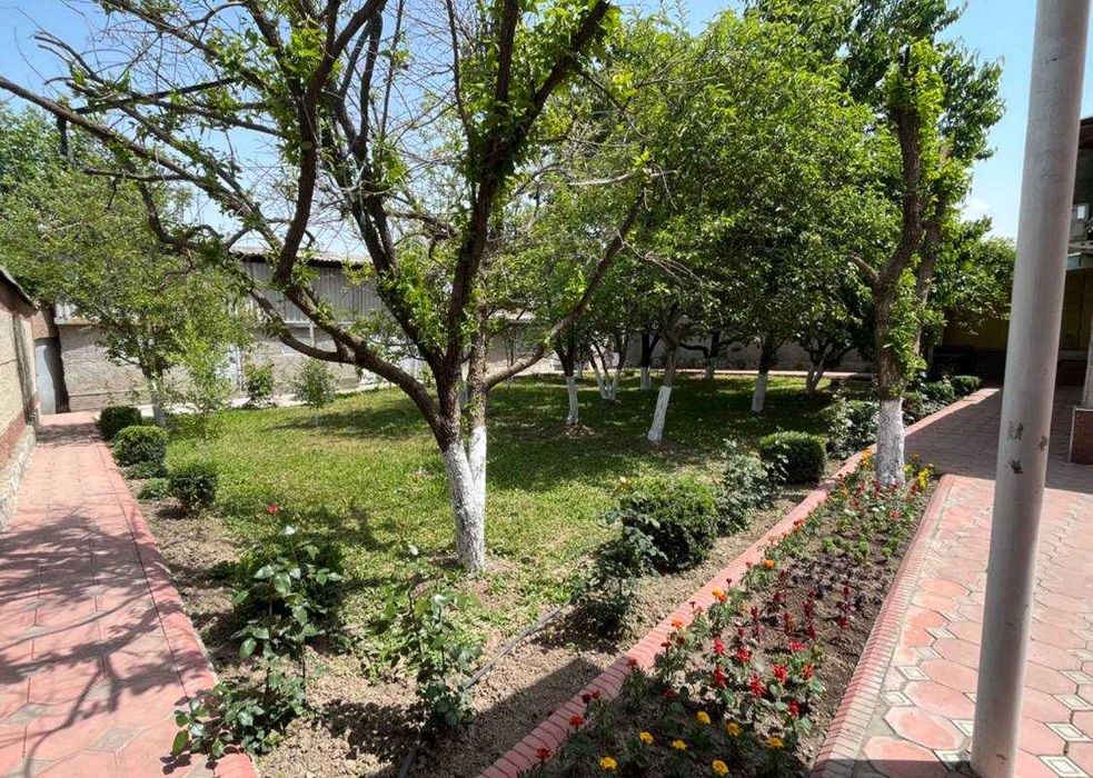 Продаётся дом в Бостанлыкском районе 12 соток