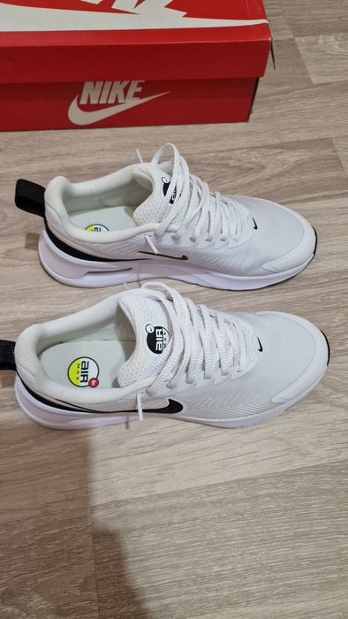 Adidasi Nike  Air Max Nuaxis nr  42,5