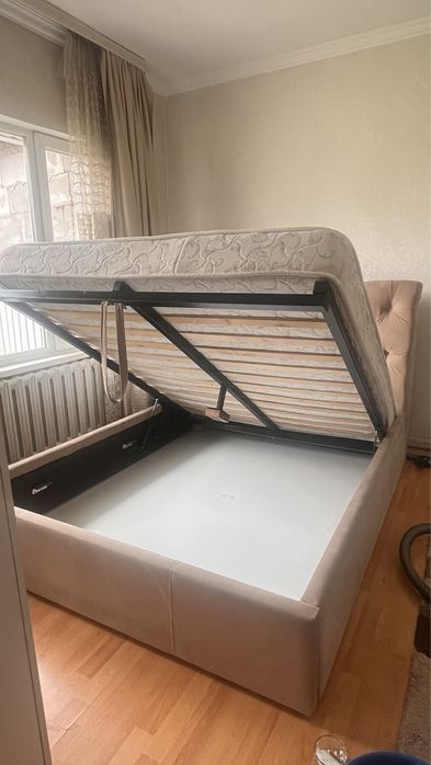 Кровать двухспальная Срочно!!! Связи с переездом