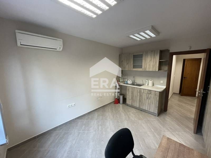 Продава се Офис в Варна, Базар Левски - 78 кв.м за 2821 €/кв.м - Снимка #5