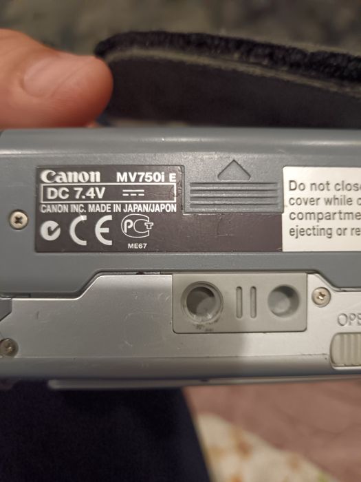 Продам видеокамеру