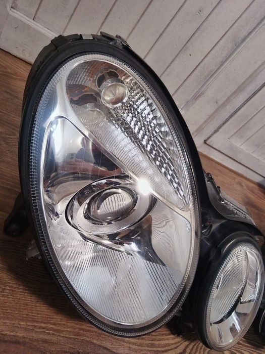 Фарове за Мерцедес W211 би-ксенон завиващи (адаптивни)
