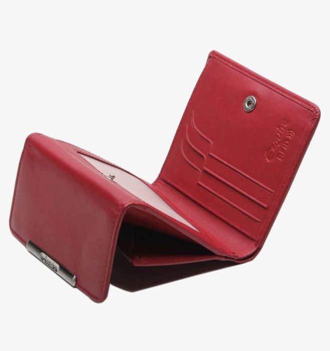 Продавам портфейли