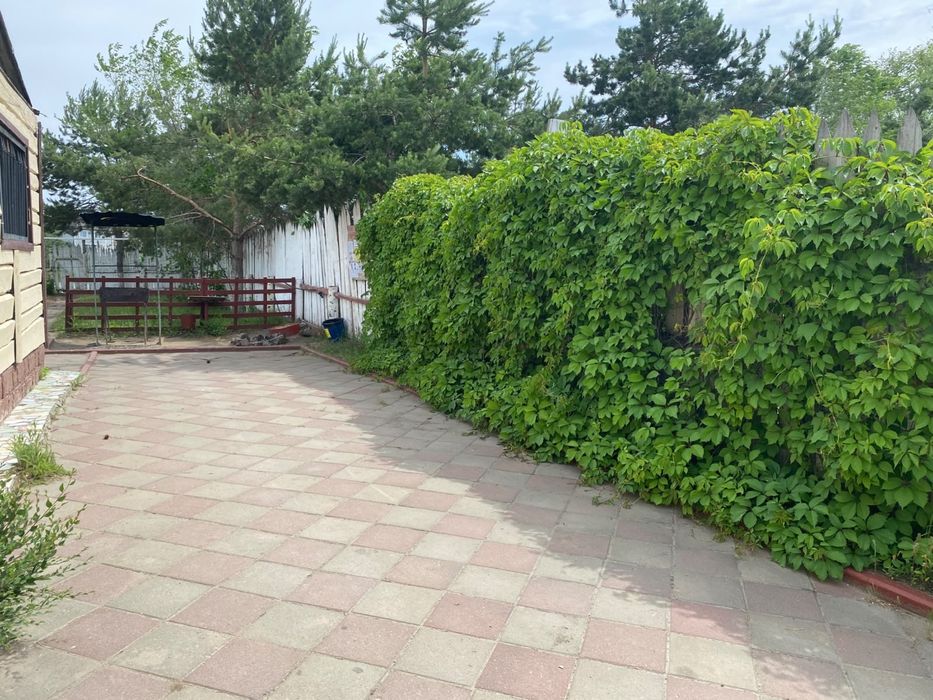 Сдам домик с камином и беседкой.