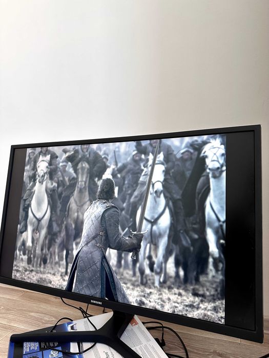 Монитор Samsung UJ59