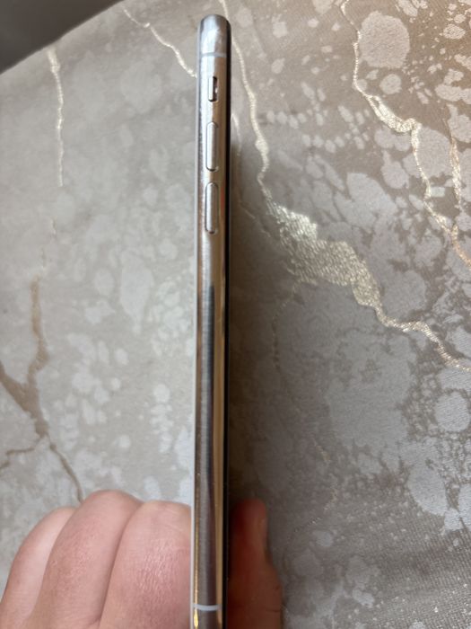 Vând iphone X .....