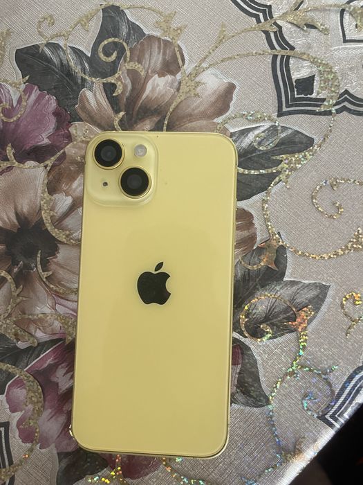 Vand iphone 14 impecabil