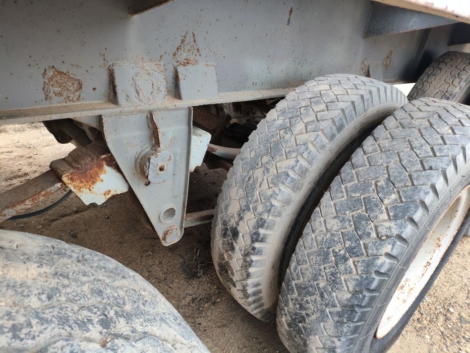 Полуприцепы трехосные на рессорах