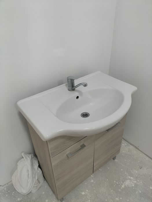 Chiuveta baie cu baterie și mască