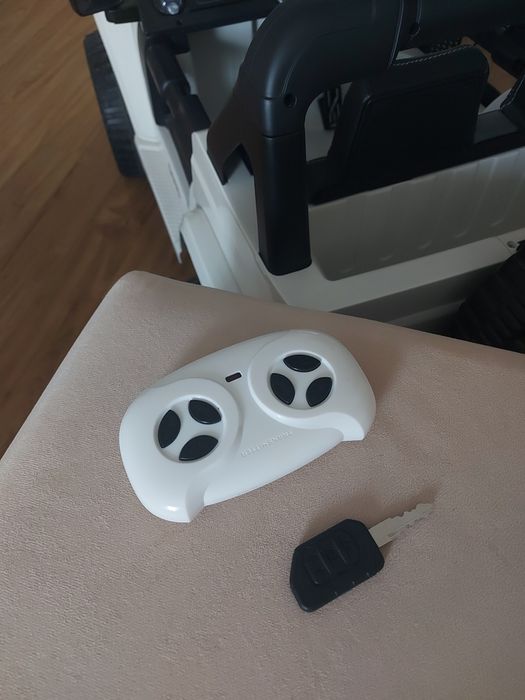 Masinuta electrica 4x4 Jeep Wrangler RUBICON