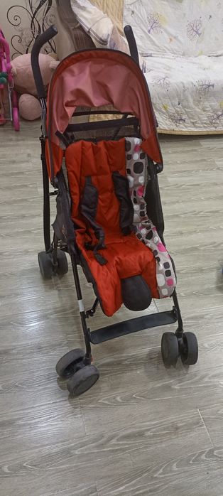 Продам лёгкую коляску