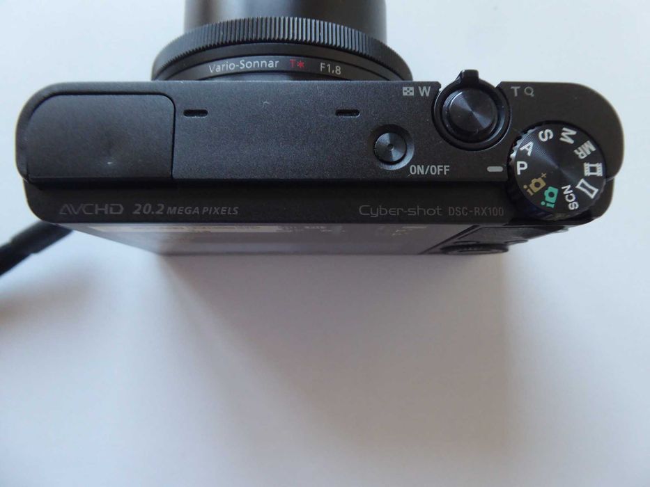 Цифров фотоапарат Sony RX100 20.2 MP