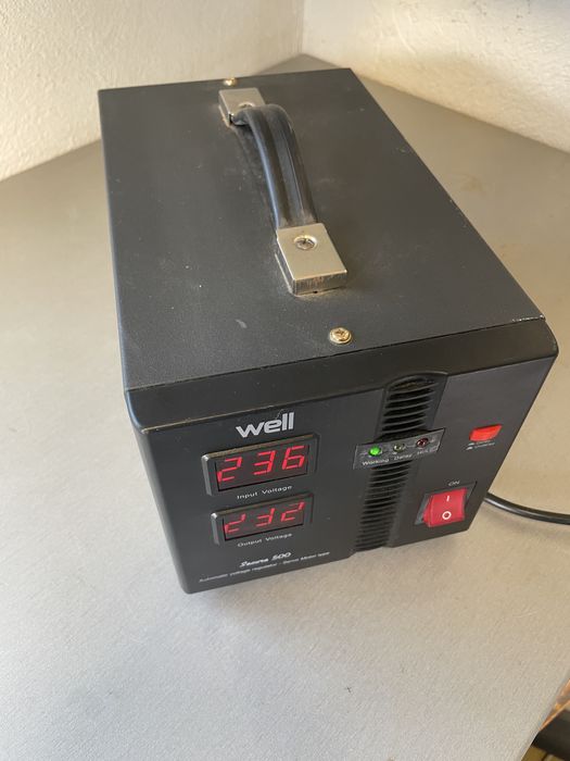 Stabilizator tensiune cu seromotor Well Secura 500 – 500VA / 300W