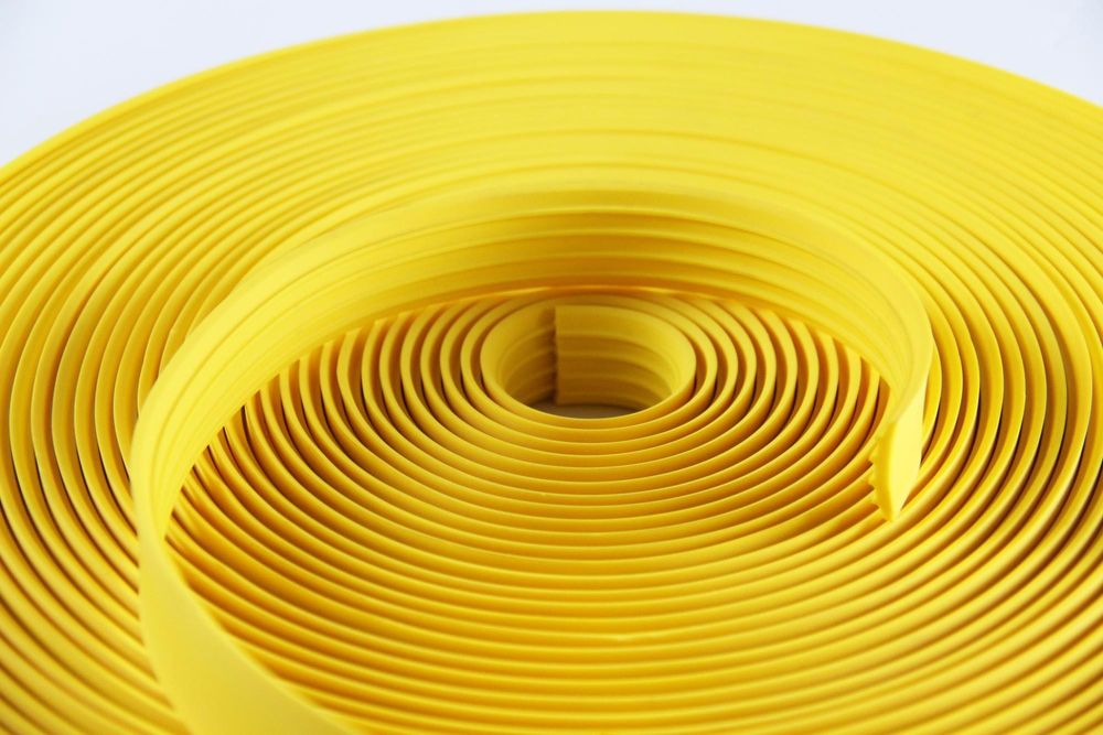 Тактильная лента Желтая лента Самоклеящееся  Желтая вставка 5см