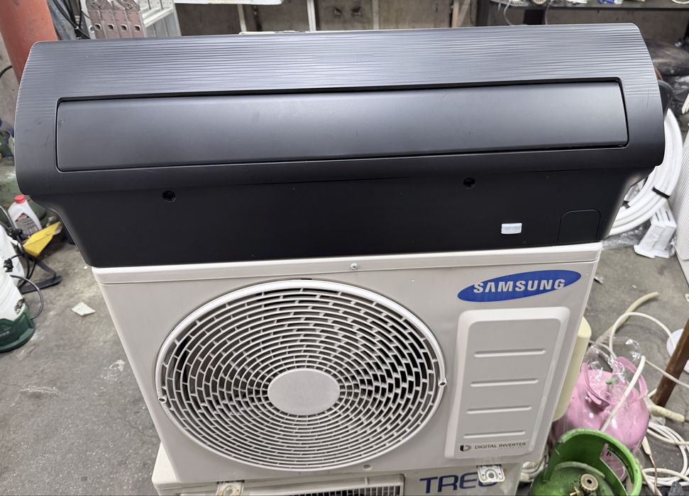 Инверторен климатик Samsung 12 ка Перфектен