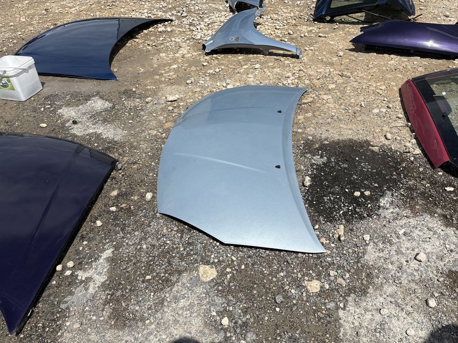 Предни капаци за Тойота Корола Версо 2004- 2008г