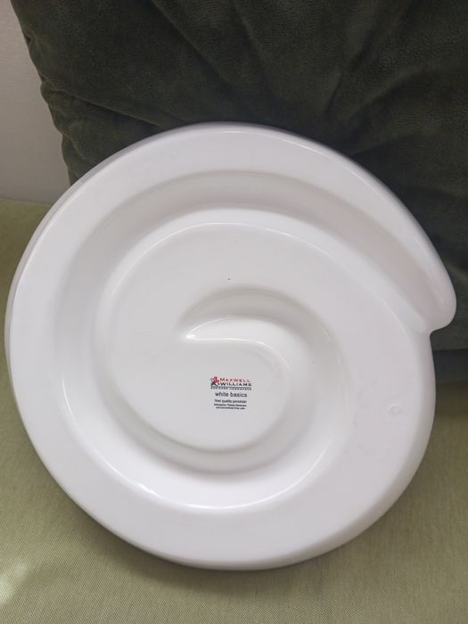 Поднос от първокласен порцелан - Maxwell & WILLIAMS,  30/30 см