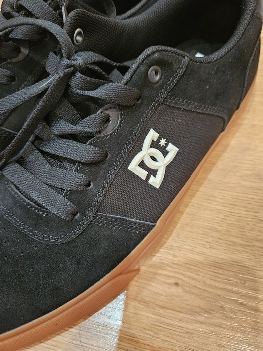 Продам новые кеды DC SHOES