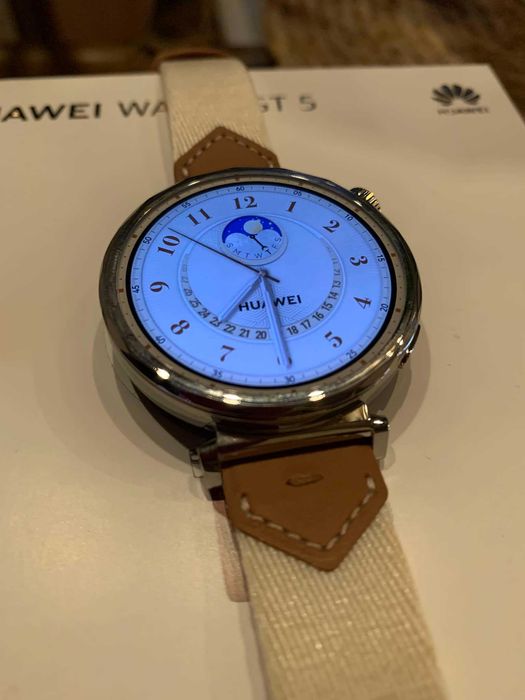 Чисто нов смарт часовник HUAWEI watch GT5