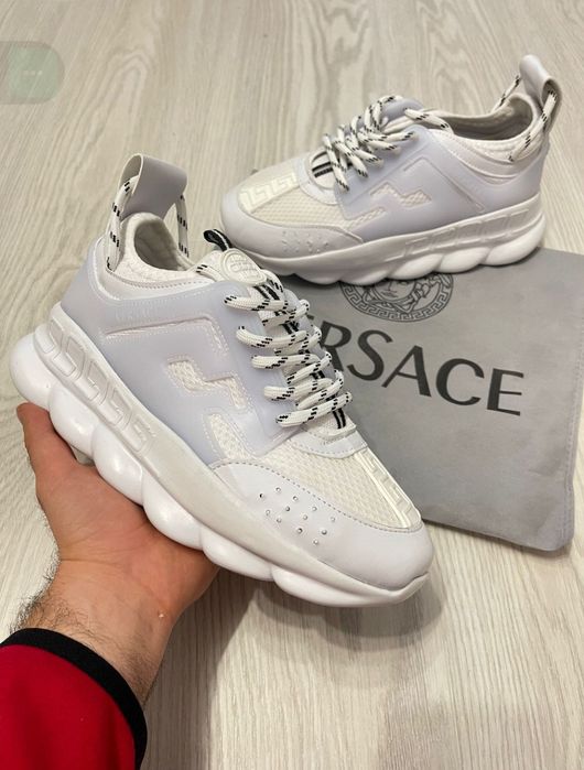 Versace Chain reaction ,nu trimit fără avans