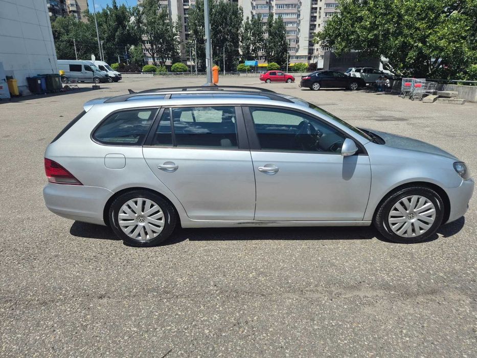 VW Golf VI Variant 1.6 TDI Bluemotion 2012