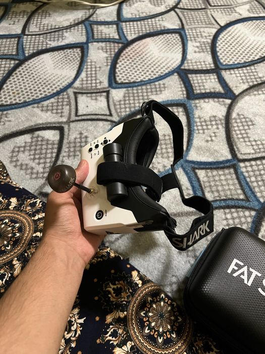 Model: Fat Shark FPV ko‘zoynaklari