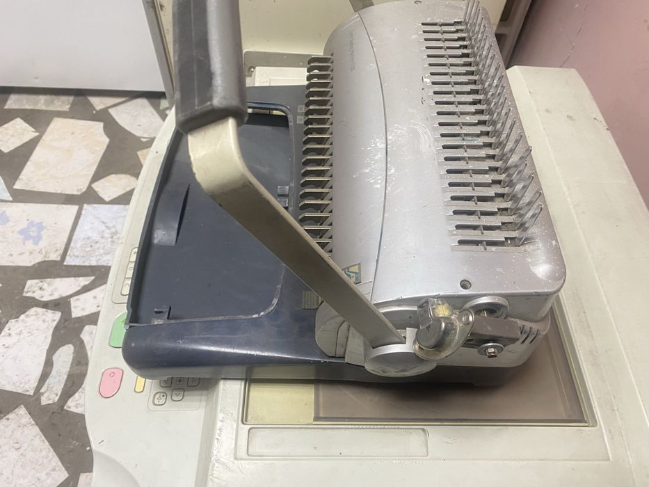 Продам Брошюровщик для пластиковых пружин