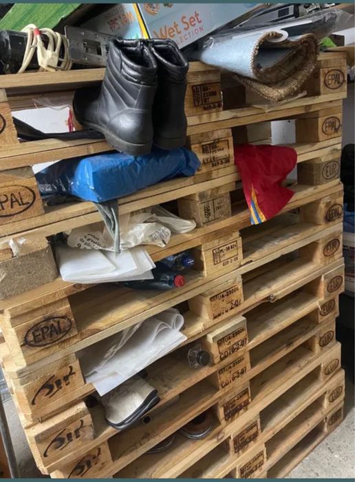 Paleti EURO - 1200 x 800 cm - stare foarte buna .