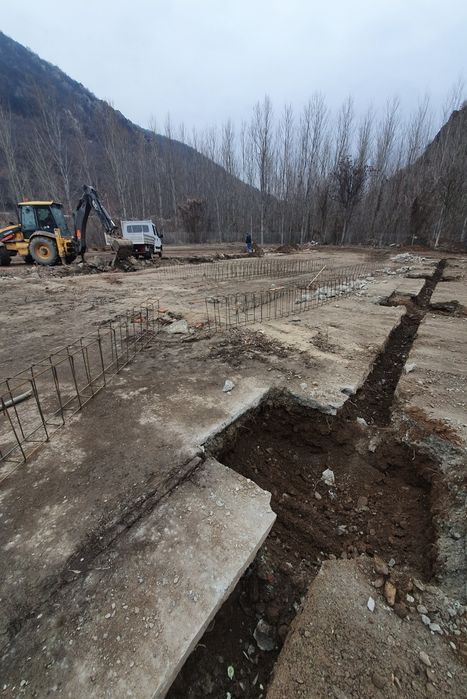 Изкопни дейности, услуги с кран, инертни материали и бетон - трудни ме