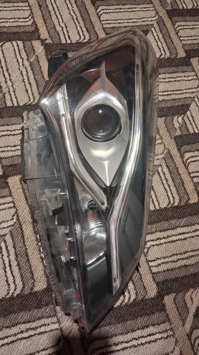 Десен фар Toyota Yaris 2017-2020 LED фейслифт оригинал Koito 45-133