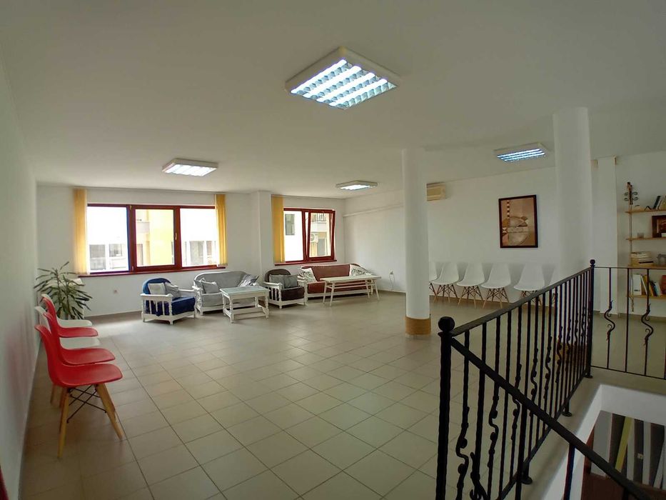 Дава се под наем Зала за събития в Варна, ЖП Гара -  кв.м за 25.5 € - Снимка #3