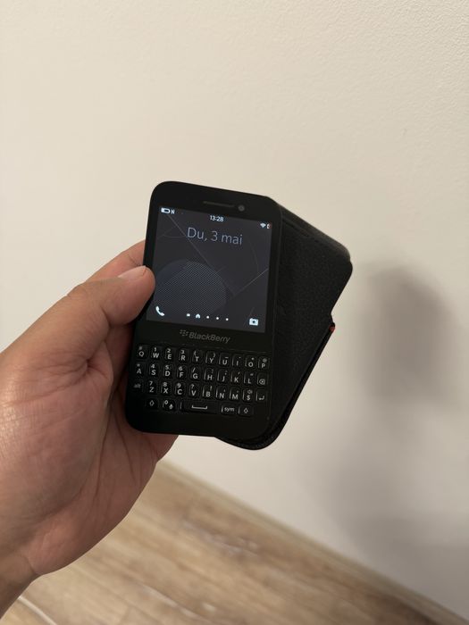BlackBerry Q5 – Aspect Impecabil ( Colecție / Folosire )