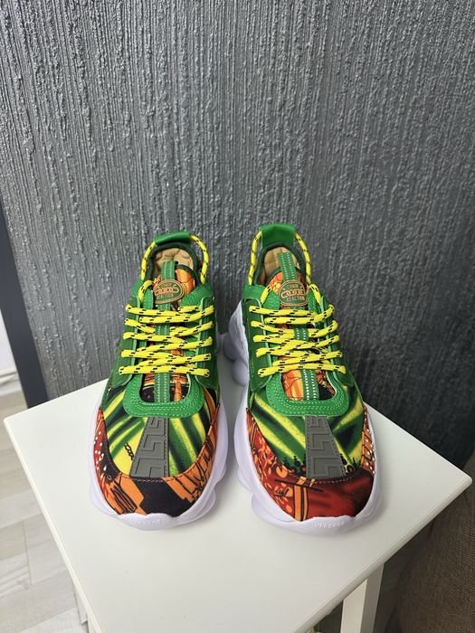 versace chain reaction