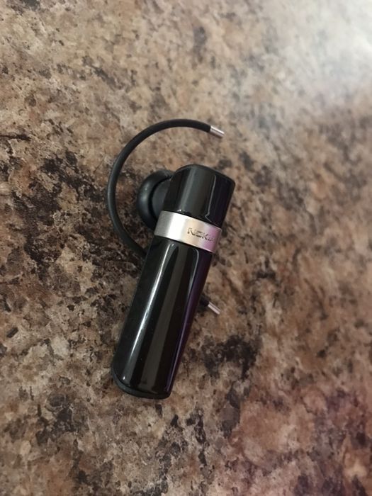 Блютуз наушник