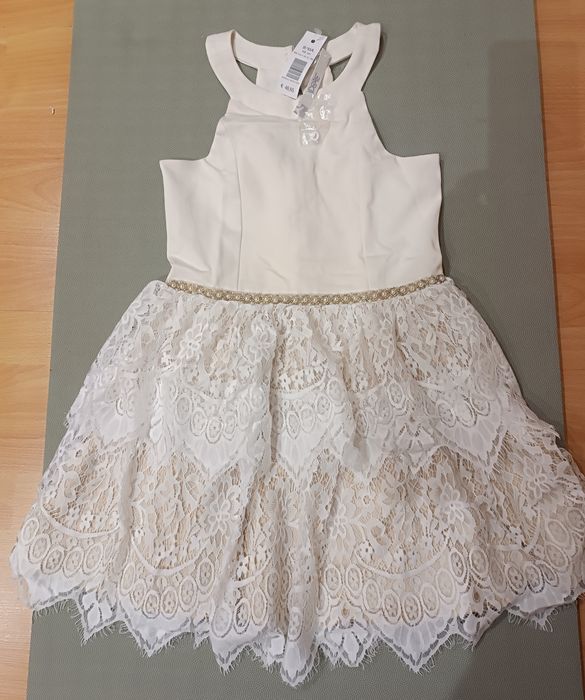 Нова дантелена рокля, размер 9-10
