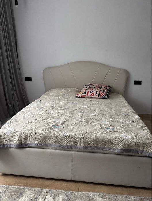 Двухспальная кровать