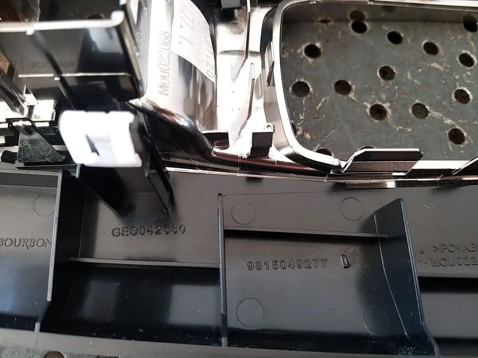 Rama ornament consola centrala peugeot 5008 2 9815049277 geo042530
