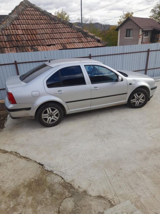 Se vinde mașina în stare buna