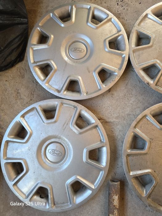 Продавам оригинални тасове 15 цола за Ford Форд