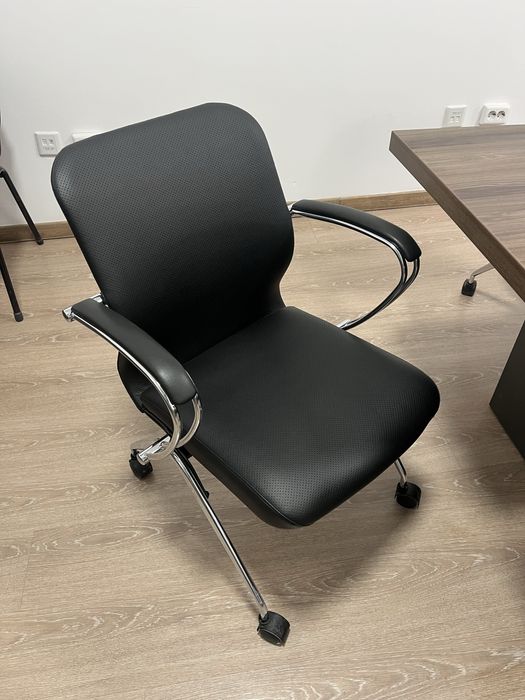 Продается Офисные мебели б/у