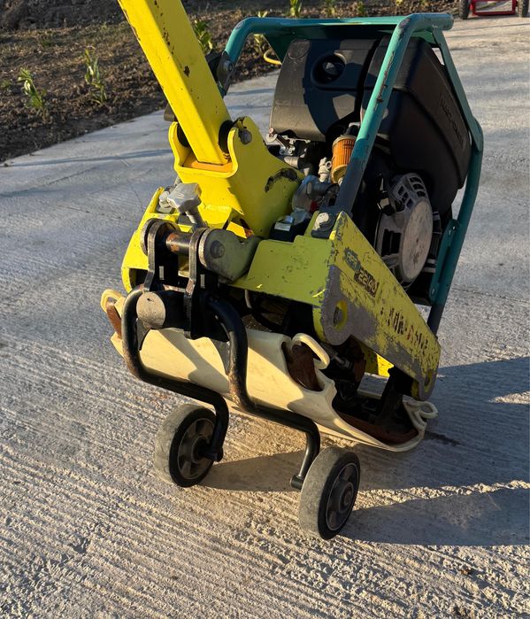 Inchiriez mai compactor, placa compactoare, drujba asfalt/beton