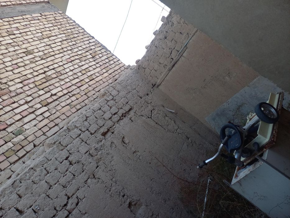 Yer sotiladi 3 sotix Bek Baraka orqasida