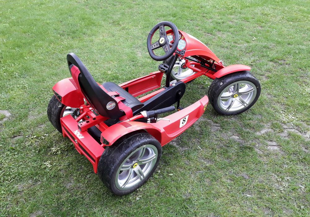 Cart (Kart) cu pedale Berg Ferrari FXX Exclusive BF-7, 7 viteze – roșu