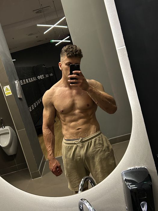 Antrenor personal IronWill Gym Brasov & online