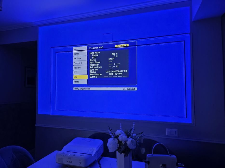 Videoproiector EPSON EB-685Wi, ultra short throw,HDMI, 3500 lumeni,LAN