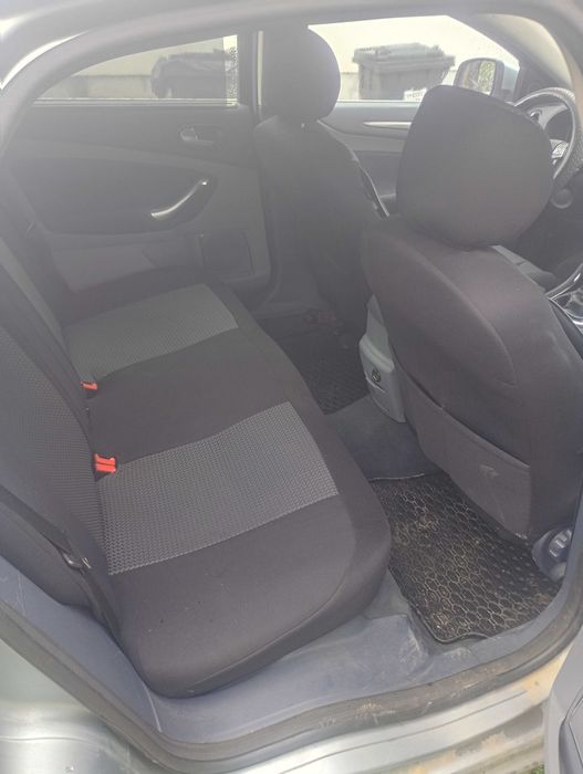 Vînd Ford Mondeo dîn 2009 motor 2.0 diesel 140cp îmatriculat ,acte în regulă