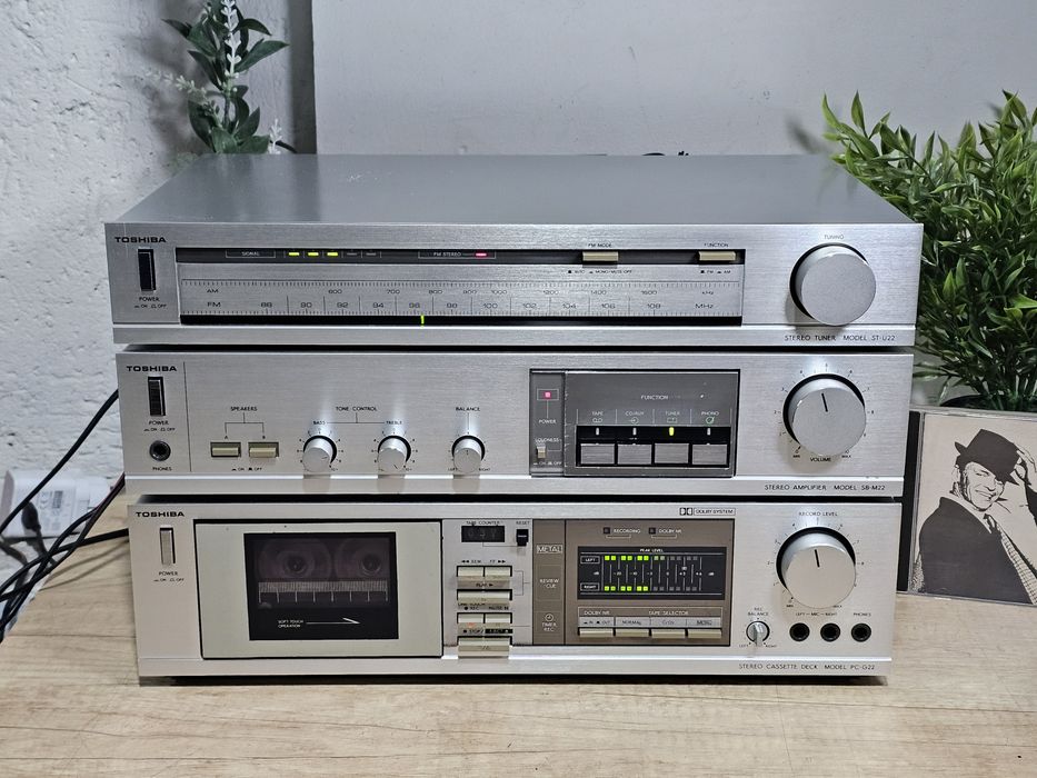 Linie audio TOSHIBA deck pc-g22, amplificator sb-m22, tuner st-u22
