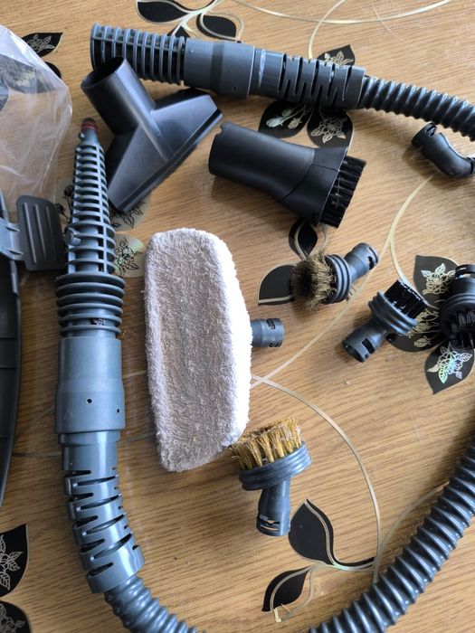 Продавам парочистачка 2 в 1 почти нова