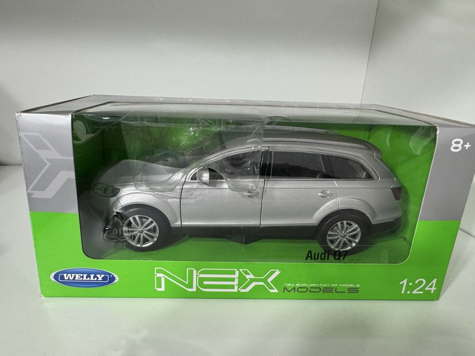 Macheta 1:24 Audi Q7 Noua masina